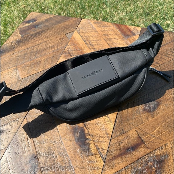 TREASURE & BOND: Mason Water Resistant Belt Bag (Sold Out on Website) - Picture 2 of 5